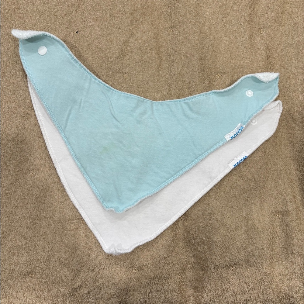 OOFOS Baby Bandana Bibs in Light Blue and White